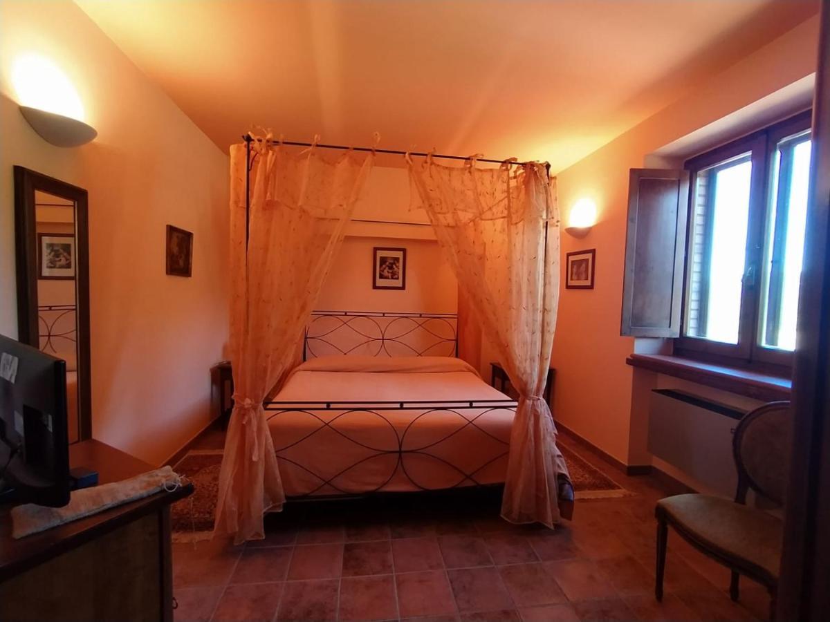 Il Colombaio Agriturismo モンテガッビオーネ エクステリア 写真