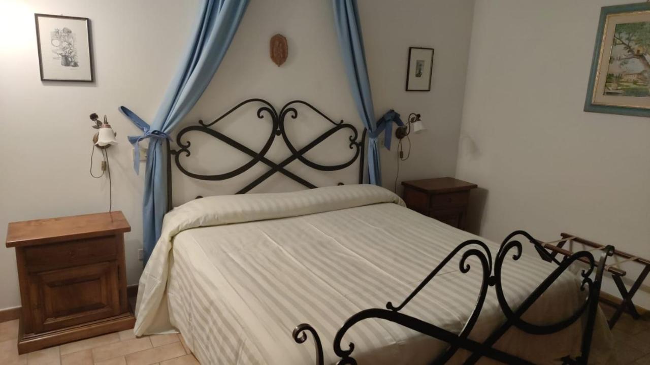 Il Colombaio Agriturismo モンテガッビオーネ エクステリア 写真