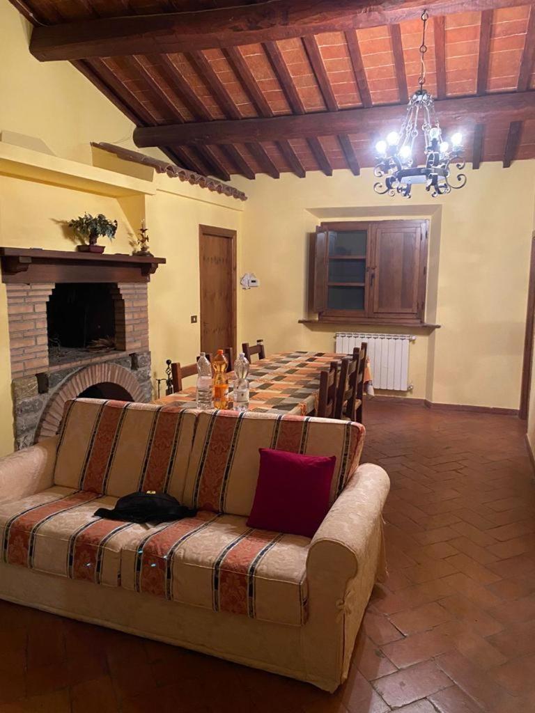 Il Colombaio Agriturismo モンテガッビオーネ エクステリア 写真